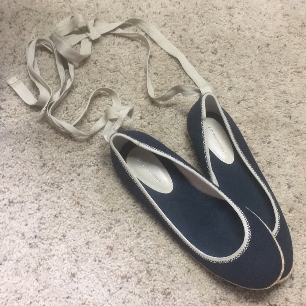 Banana Republic tie up flats